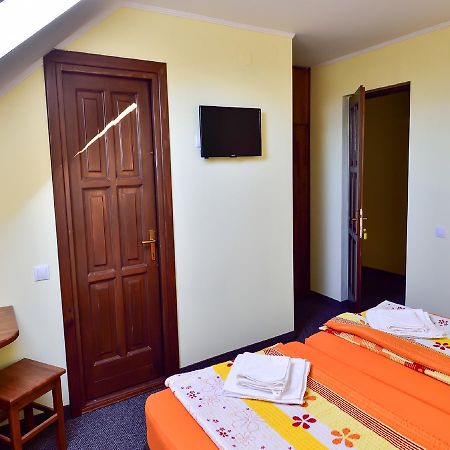 Gyongyvirag Panzio Bed & Breakfast Turia Екстериор снимка