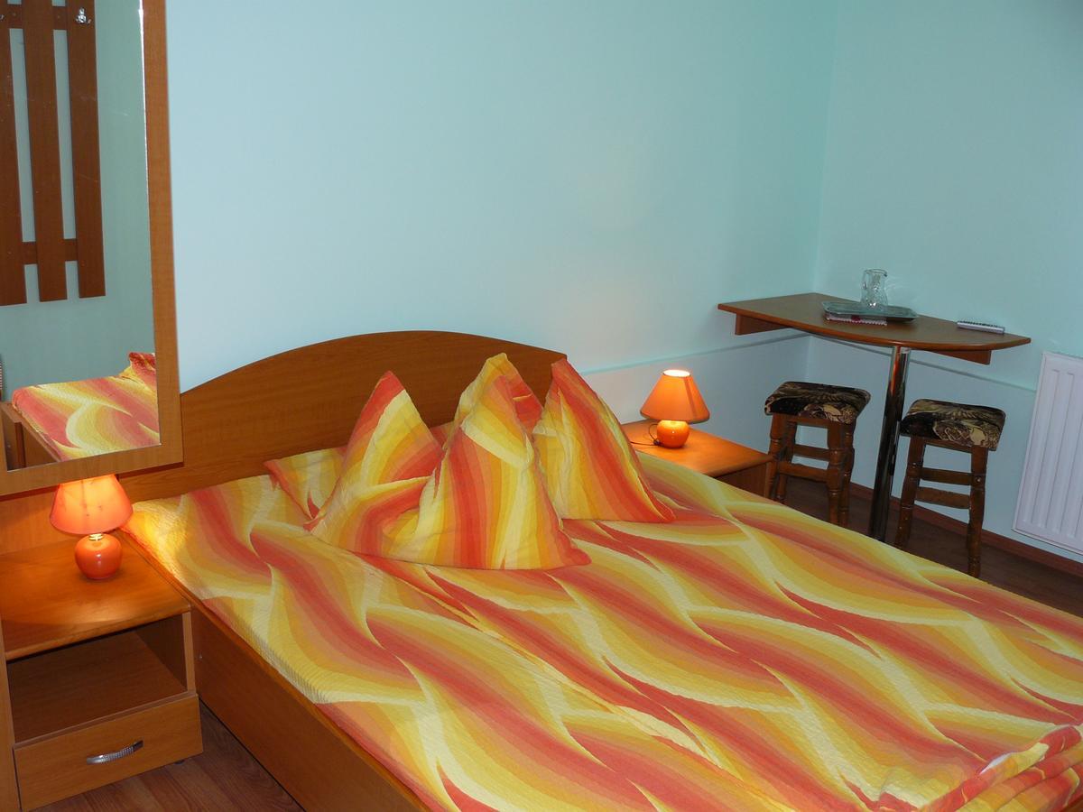 Gyongyvirag Panzio Bed & Breakfast Turia Екстериор снимка